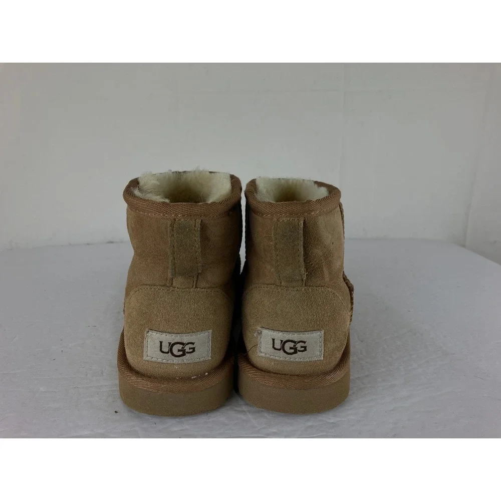 UGG Classic Mini II Girls sz 3 Chestnut Suede Sherpa Lined Ankle Boots School